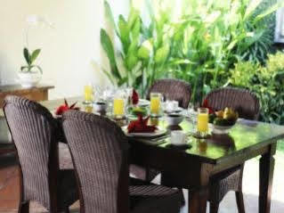 Kecapi By Ini Vie Hospitality Villa Seminyak (Bali)